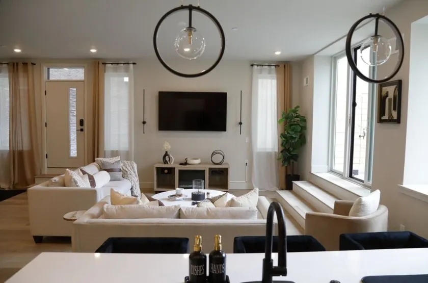 Nchanted Trilogy/Univ City 3BR 3.5BA/Patio+Rooftop - Image 1