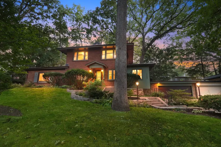 1920s 6bd Cottage | Hot Tub | Game Room | Fire Pit - Image 1