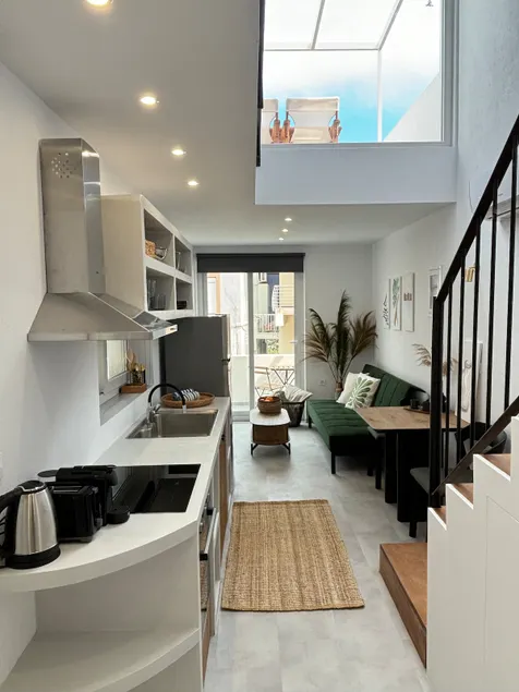 Orange-comfortable Loft Apartment - Image 1