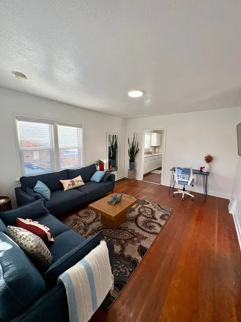 Downtown Blue Cottage - Image 1