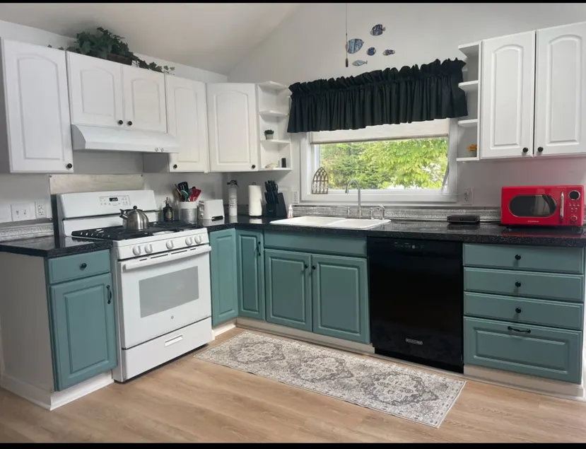 Lake House Retreat - Image 1