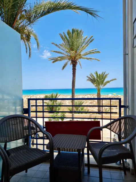 Beautiful apartment with sea view - Image 1