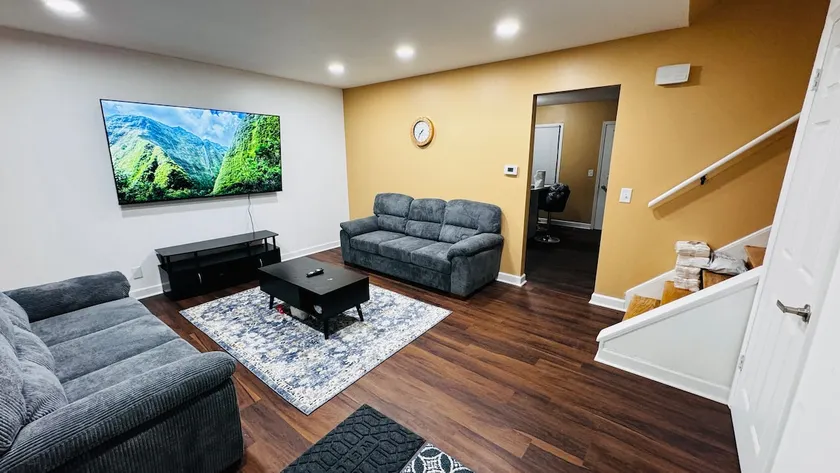 Convenient Stay near Chicago O’hare Airport - Image 1