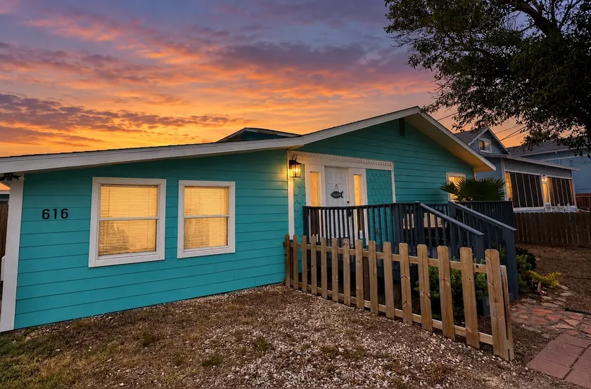 Sea La Vie Cottages (A) - Image 1