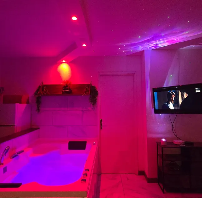 L ́ Exotic / Jacuzzi & Balcony - Image 1
