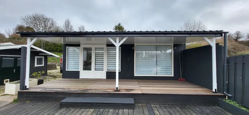 Chalet on the Water - Image 1