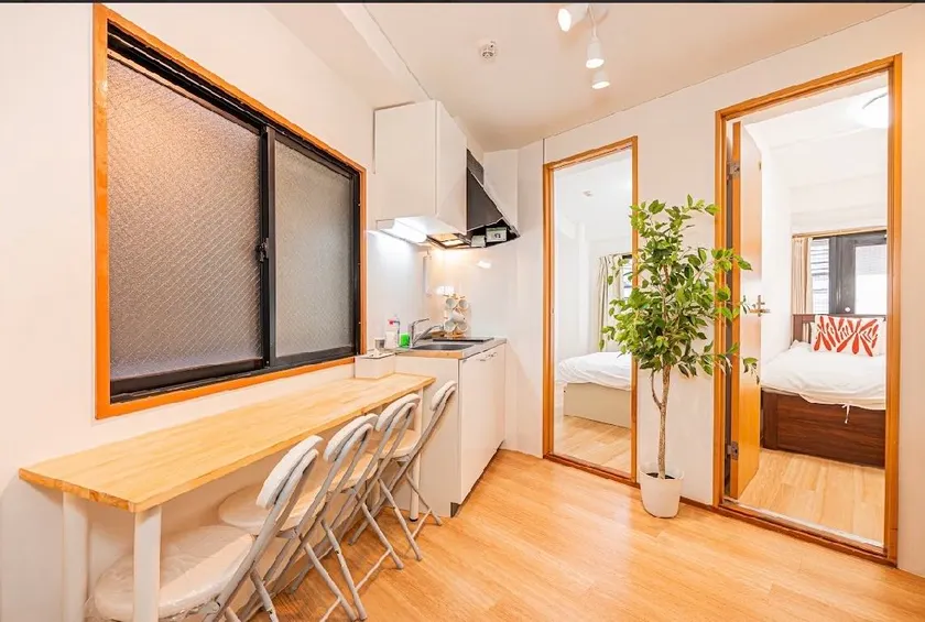 Meihong's Apartment, Family Apartment 3 - Image 1