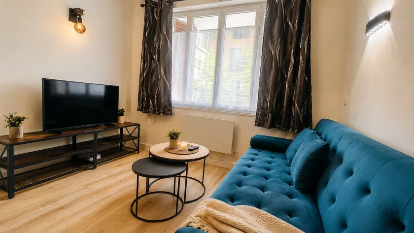 Renovated Apartment • City Centre • 2 Bedrooms - Image 1