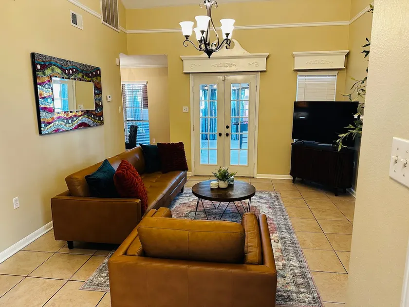French Quarter Retreat - Image 1