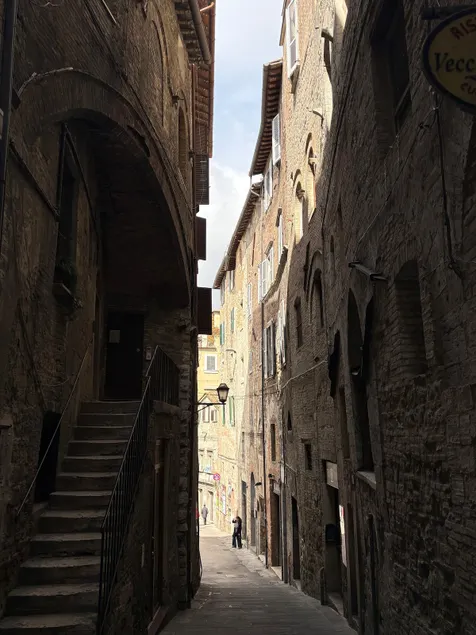 Civico 15, le mura etrusche - Image 1