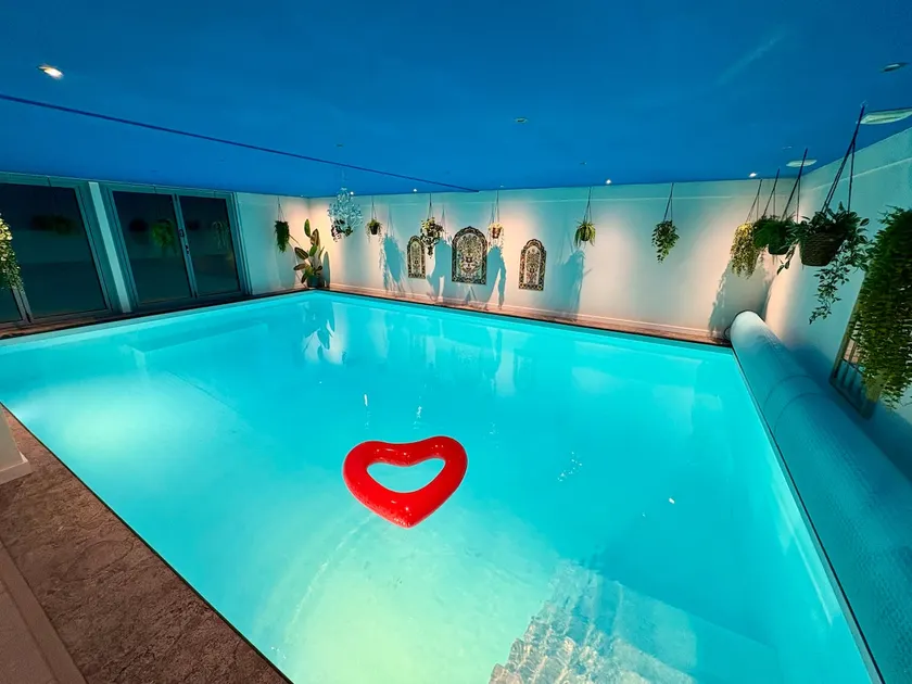 Luxury Wellness B&B, swimming pool, steam shower, sauna - Image 1
