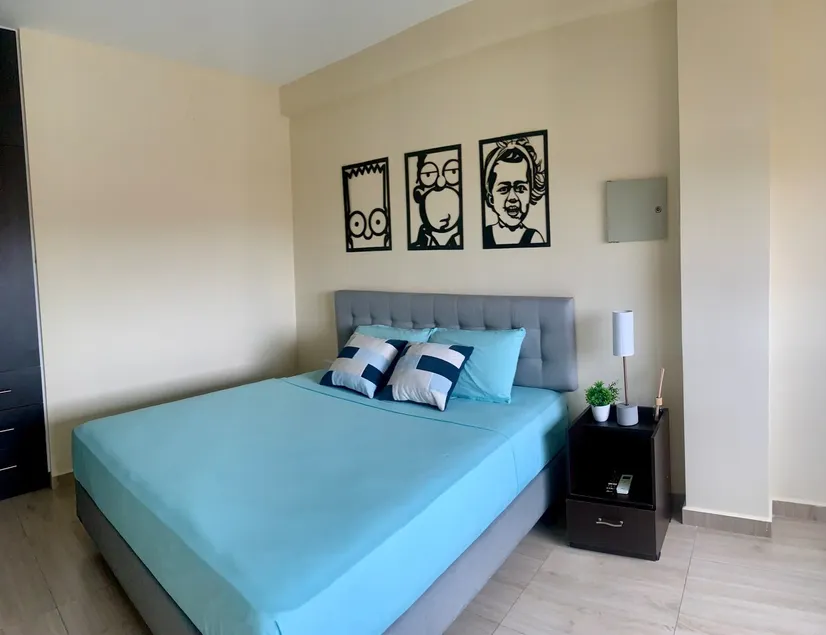 University Citadel Suite near the Quadra - Image 1