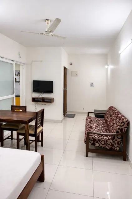 Spacious & Sparkling Apartment- Laasya Comforts - Image 1
