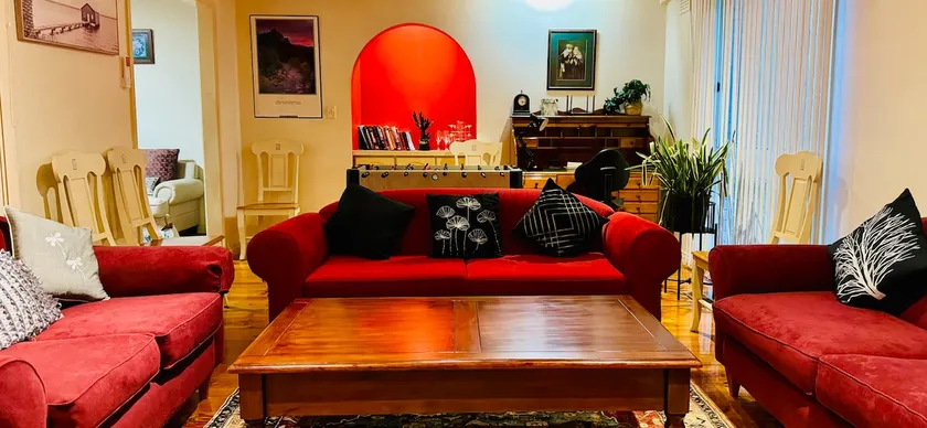 Cosy Vintage Home - Image 1