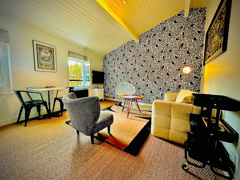 Beautiful and bright 2-room apartment, Port Boinot, city center, CAC - Image 1