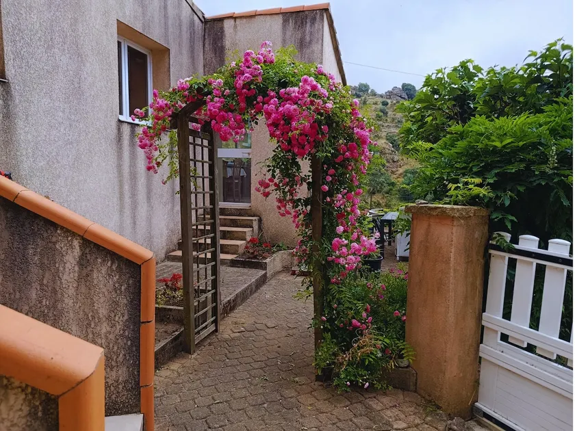 Cozy studio close to beaches & thermal baths - Image 1