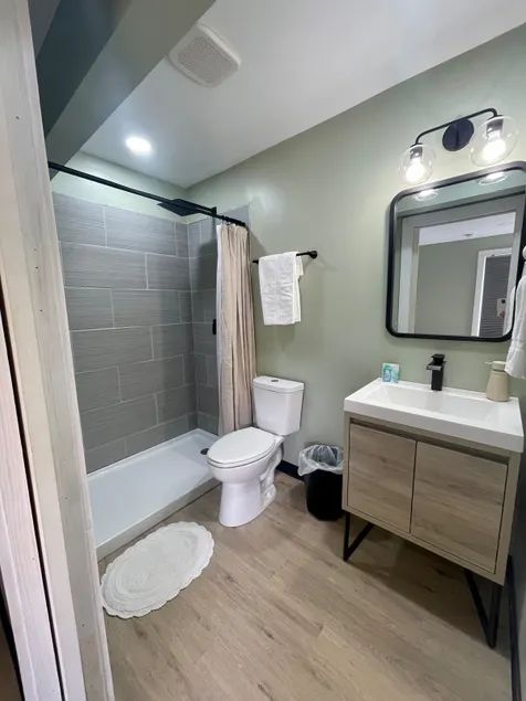 Now w/wash&dryer•2 King beds /1 Bath•U6 - Image 1