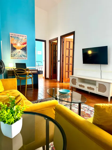 1 Block to the beach, AC & WiFi, family vacation - Image 1