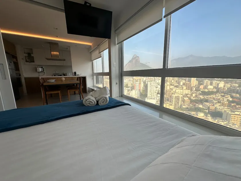 2506 Modern Flat Fabulous View 350m Beach Leblon - Image 1