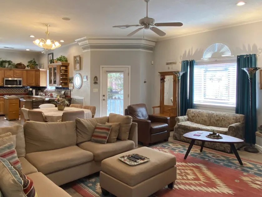 Gary’s Full House sleeps 6 - Image 1