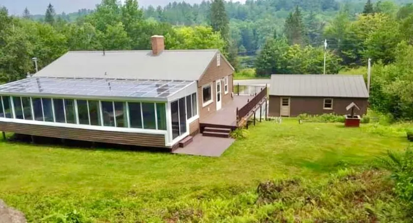 Rustic Countryside Charm on 5 acres - Image 1