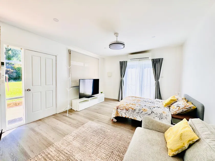 Modern pod in the heart of Woden - Image 1
