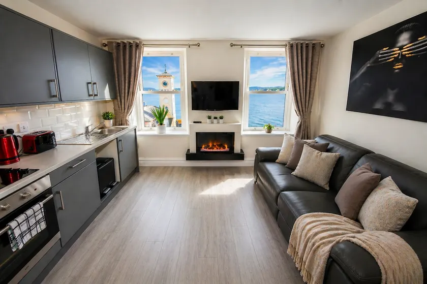 Stunning Oceanview Apartment - Image 1