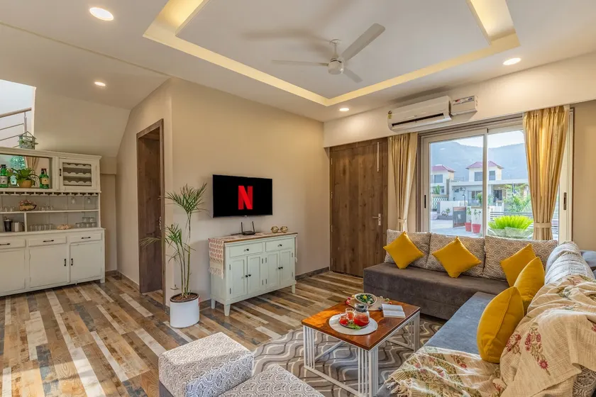 Pet-Friendly 2 bhk villa w/ Pool & Garden - Image 1