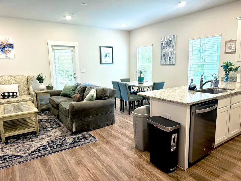 Home near I-10 with Pool! 20 mins from Pcola beach - Image 1