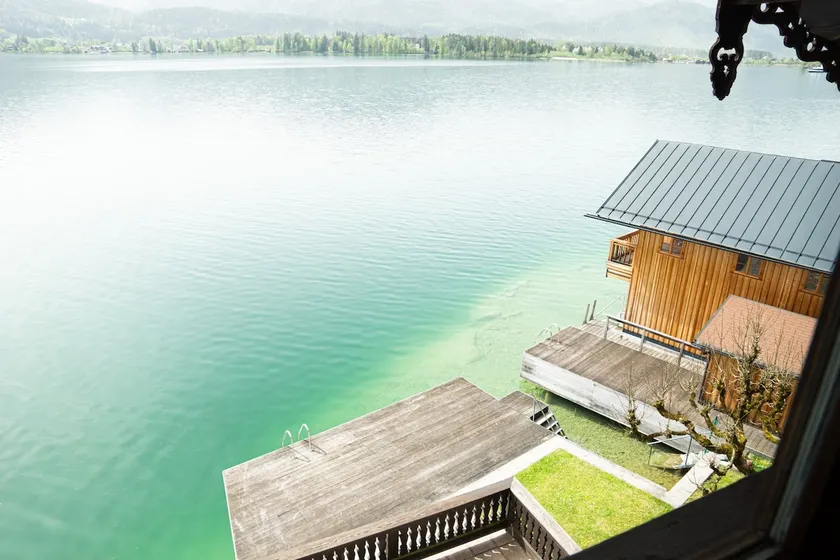 Lakefront apartment - Image 1