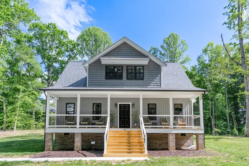 Lake cottage w/outdoor firepit. Dog friendly! - Image 1