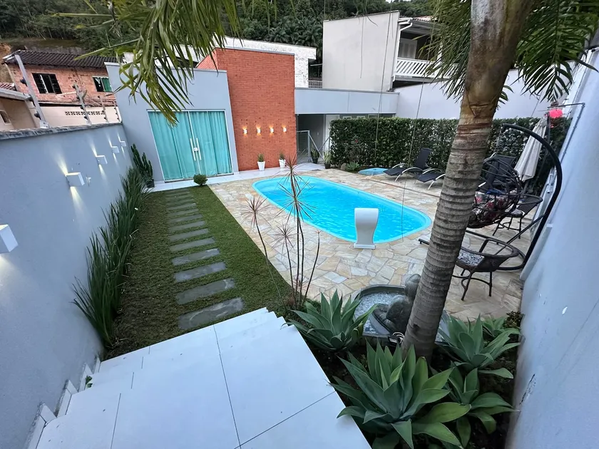 House with Pool in Brusque - Image 1