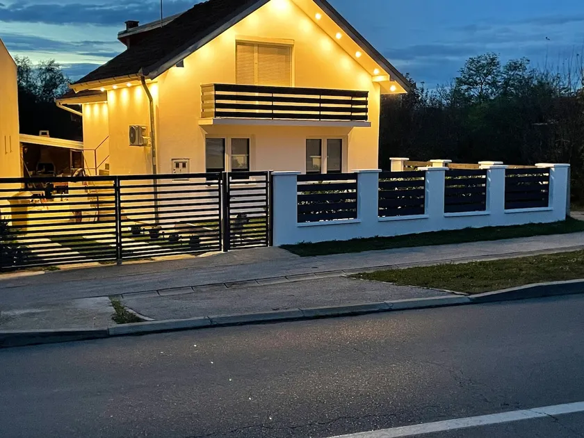 Vacation home Erdelji - Image 1