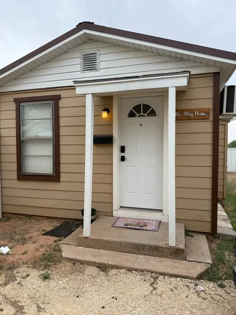 The Alley House - Image 1