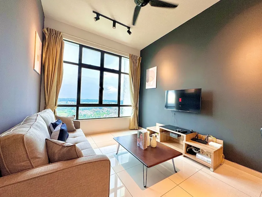Kempas D' Summit ★Setia Tropika ♡FREE Wifi ♡Family - Image 1
