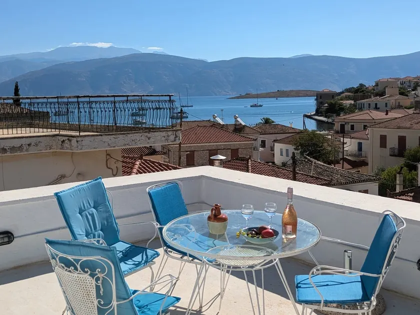 Galaxidi Authentic Rooftop House - Image 1