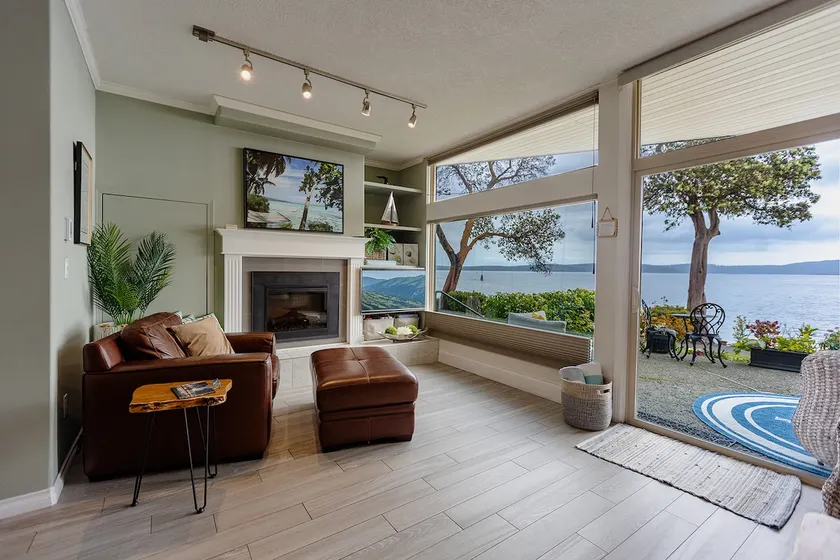 Beach Bliss oceanfront king suite. Pool & hot tub! - Image 1