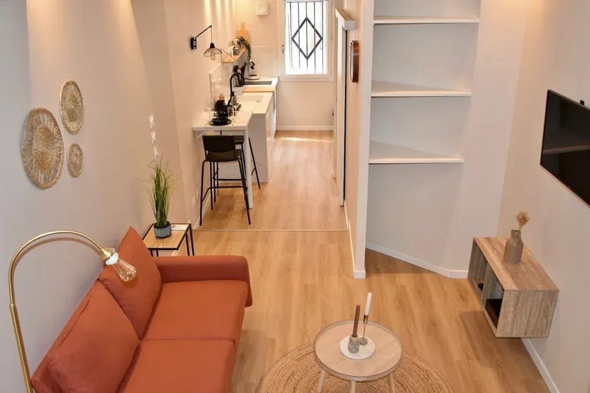 Beautiful cozy apartment with parking/air conditioning - Image 1