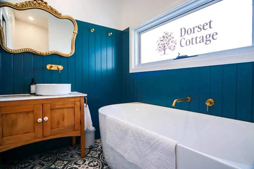 Adelaide Hills - Dorset Cottage-Bath-Fire-Oakbank - Image 1