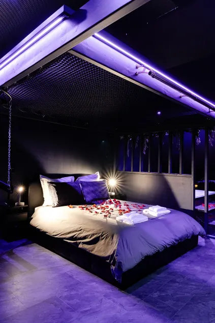 BisouX, Luxury Suite & Spa – Erotic - Image 1