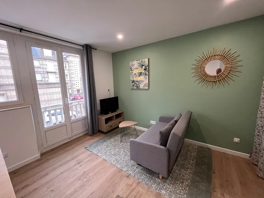 Cozy apartment in the heart of the city. - Image 1