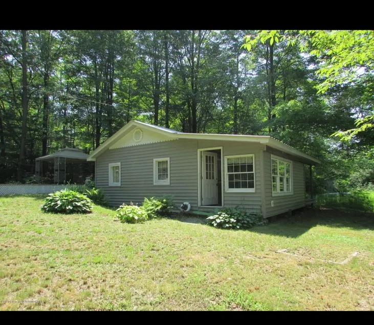 Studio Near the Lake - Image 1