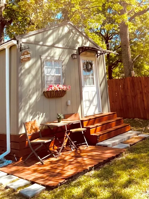Botanical Cottage | 10 Min to Downtown & Nature - Image 1