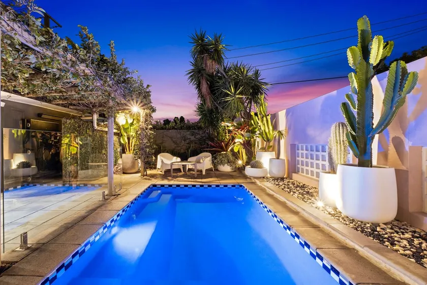 Urban Sanctuary! 1Bed, 1Bath, 1Car, POOL~Teneriffe - Image 1
