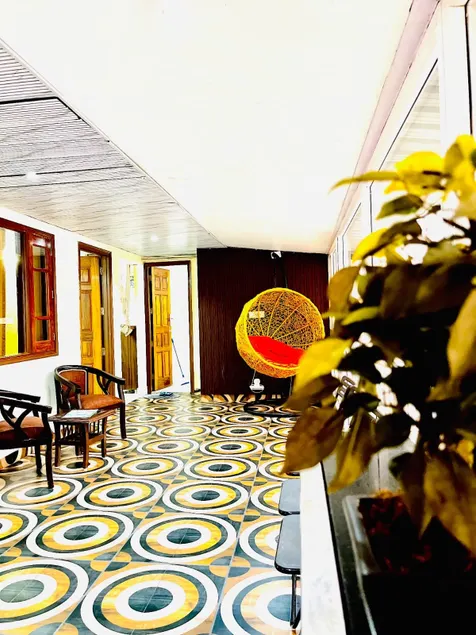 Cliff View Cottage (2 BHK on Mall road) - Image 1