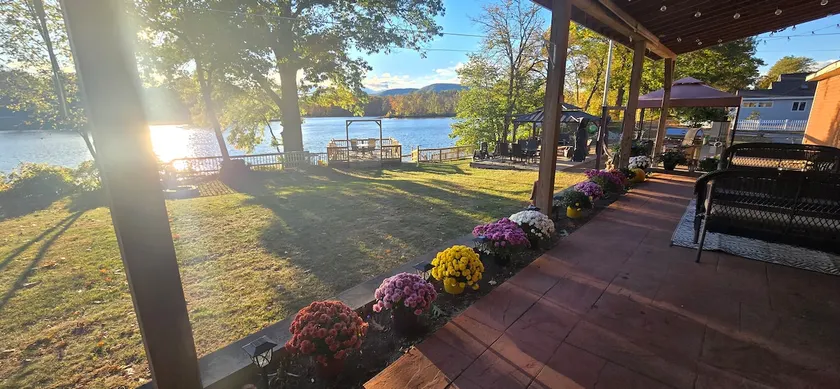 Upstate Waterfront Retreat with 2 kitchens - Image 1