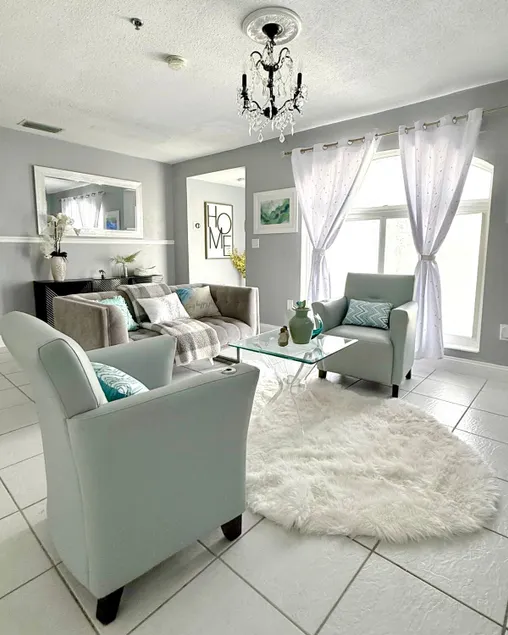 3BD/2bath Suite House Apartment - Image 1