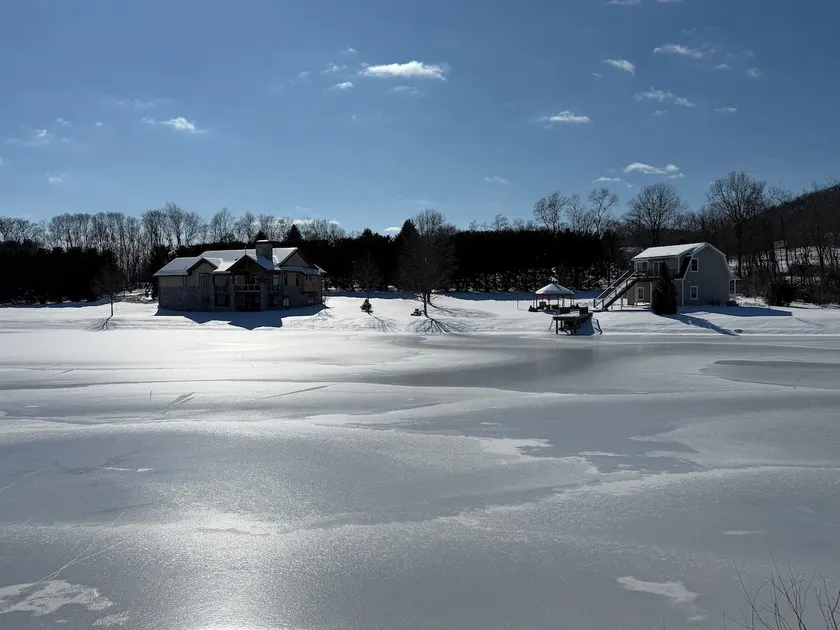 Private Lake House in western MD - Image 1