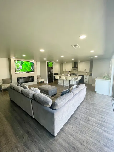 Tranquil Long Beach Oasis - Image 1