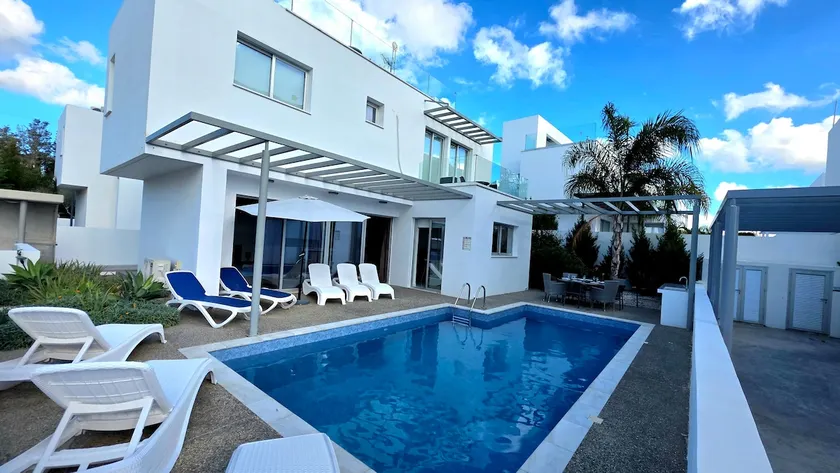Villa Elite Blu by Ezoria Villas - Image 1